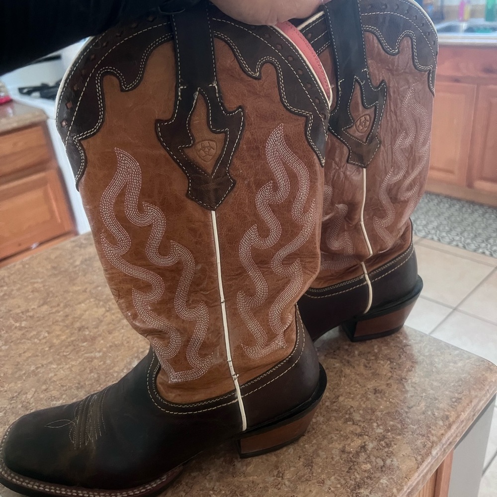 Ariat boots sz 8.5